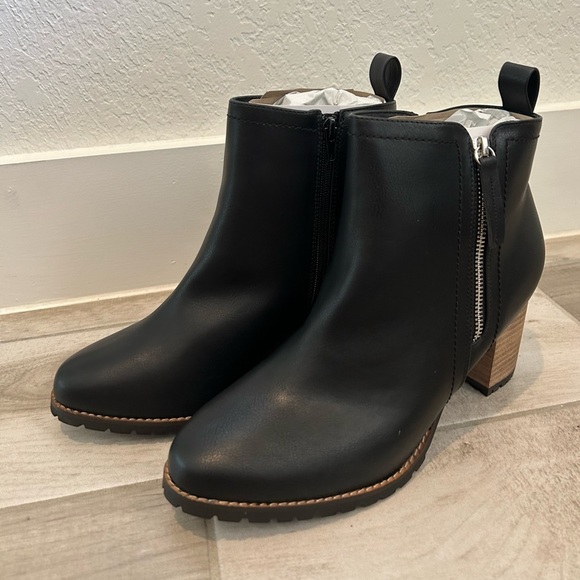 Avenue Mila Ankle Boot - Picture 6 of 9